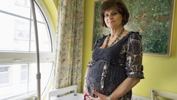 Lina Álvarez será madre por tercera vez a los 62 años
