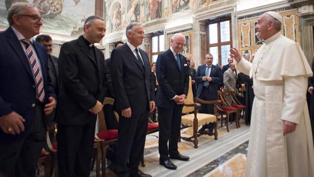 El Papa desea visitar Fátima en 2017 por el centenario de las apariciones