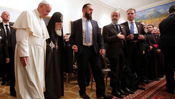 El Papa invoca el derecho internacional en una Georgia ocupada en parte por Rusia