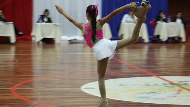 Niñas sometidas: «El doble mensaje de mujer profesional y abnegada les desconcierta y ofusca»