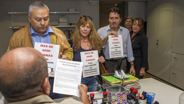 Más de 6.000 firmas se reunieron en Palma de Mallorca para pedir una investigación de los hechos acaecidos en el colegio Anselm Turmeda de Palma