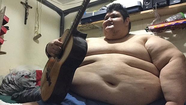 El hombre más obeso del mundo inicia un tratamiento contra la báscula