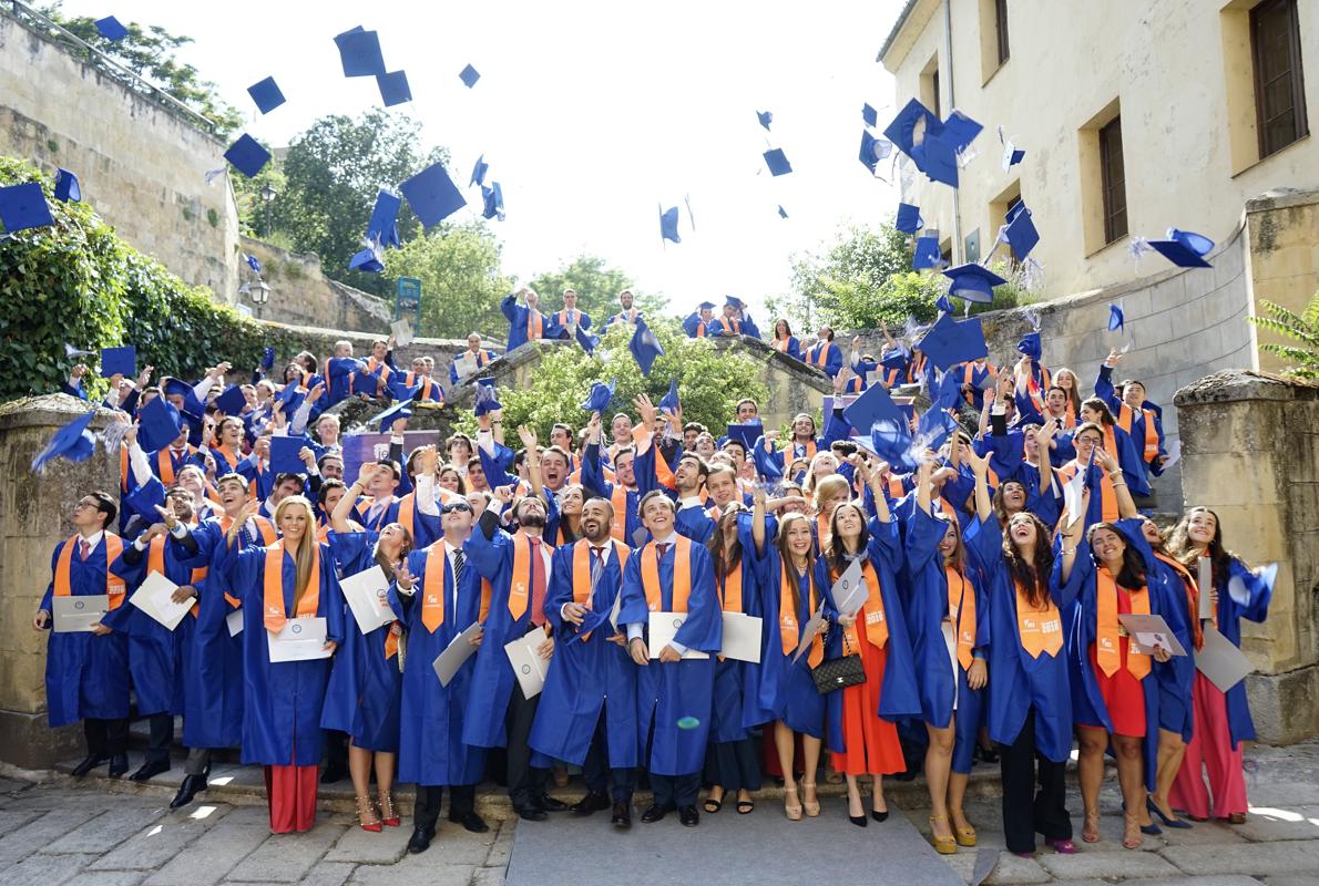 Ceremonia de graduación de la IE University