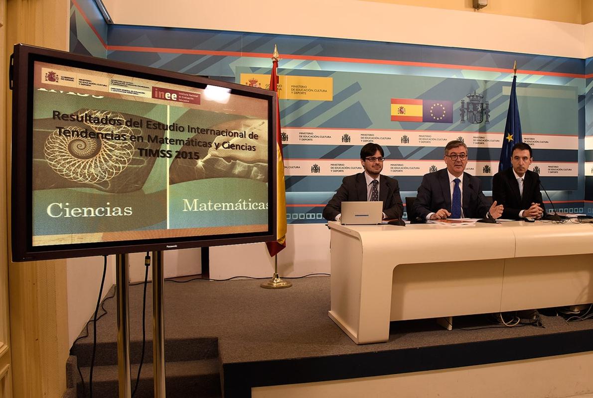 El director del Instituto Nacional de Evaluación Educativa, Vicente Alcañiz; el secretario de Estado de Educación, Marcial Marín; y el director general de Evaluación y Cooperación Territorial, José Luis Blanco, durante la presentación del informe TIMSS 2015