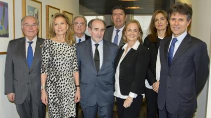 De izquierda a derecha, César Nombela, Alicia Koplowitz, Diego Murillo, Joaquín Poch, Manuel Vilches, Margarita Alfonsel, Nuria Ramírez de Castro y Humberto Arnés