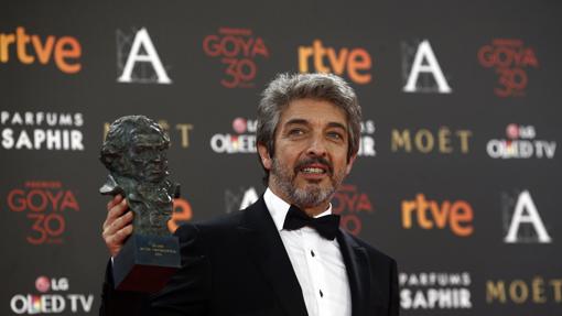 Ricardo Darín con su premio al mejor actor