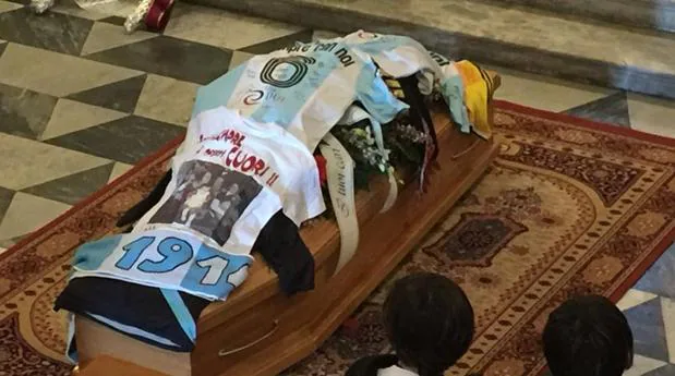 Funeral por el joven Giò en Lavagna