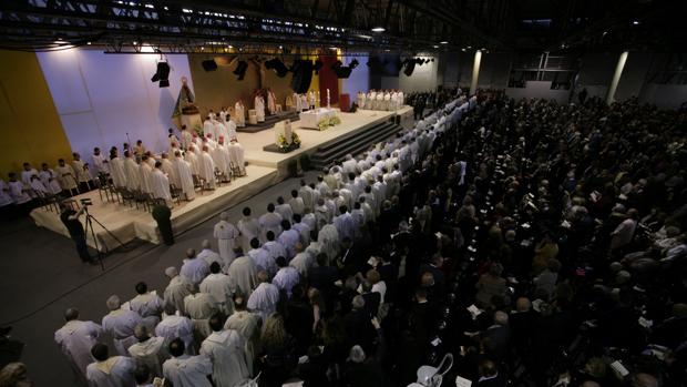 La Iglesia Católica ha celebrado este sábado la ceremonia de beatificación de 115 mártires de la Guerra Civil, entre ellos Emilia Fernández «La Canastera», que se ha convertido en la primera gitana beata del mundo, en el primer acto de este tipo que se realiza en Almería