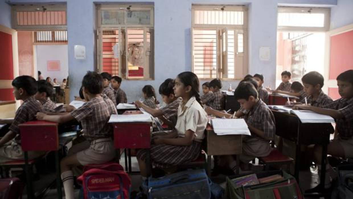  Menos de un cuarto de los estudiantes del colegio Dhilsen, en Jahjjar, son niñas indias