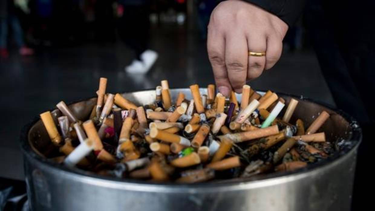 República Checa prohíbe fumar en bares y restaurantes