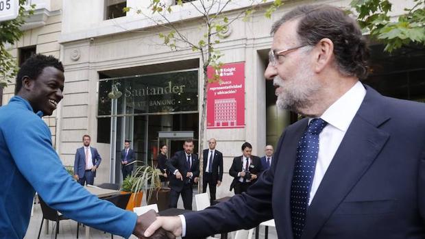 La inmigración hace crecer la población en España por primera vez en 5 años