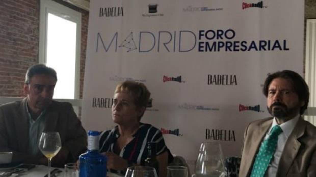 María Tardón (centro), entre los miembros del Experience Club