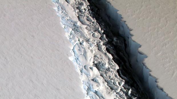 Vista aérea del que será el mayor iceberg del planeta