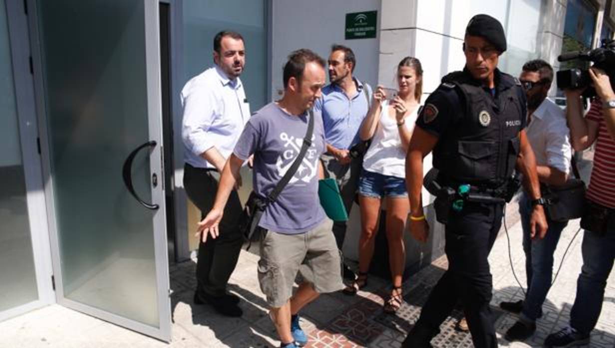 Francesco Arcuri, exmarido de Juana Rivas, sale el pasado miércoles 26 de julio del Punto de Encuentro Familiar donde no llegó su expareja a entregarle a sus hijos, como así había dictado la justicia