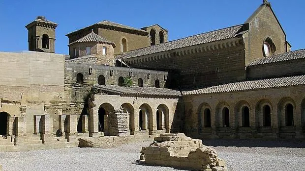 El monasterio de Sijena es un monasterio español del siglo XII situado en el término municipal de Villanueva de Sijena