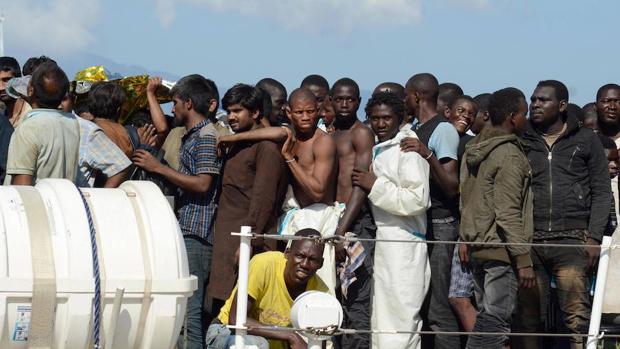 Rescatados 500 inmigrantes y recuperados ocho cadáveres en el Mediterráneo