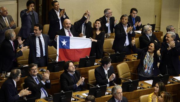 El Congreso de Chile da luz verde a la despenalización del aborto tras aprobar el informe de la comisión mixta