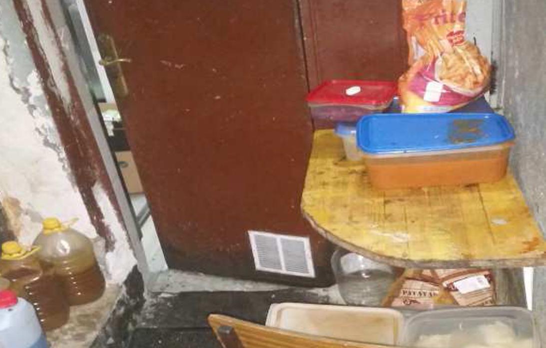 Un restaurante de Tetuán denunciado por tener comida caducada y suciedad