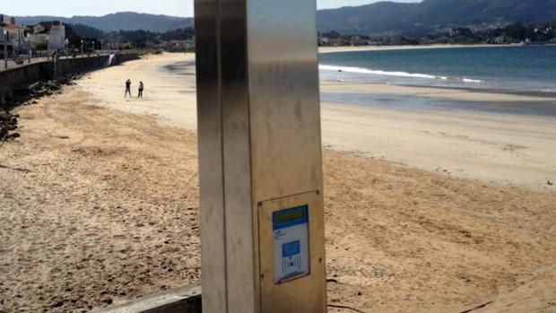 La falta de socorristas obliga a retirar las banderas azules de dos playas de Nigrán