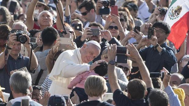 El Papa Francisco lanza una campaña para la integración de refugiados e inmigrantes