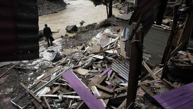 Nate se fortalece en el Golfo de México y se convierte en un huracán de categoría 1