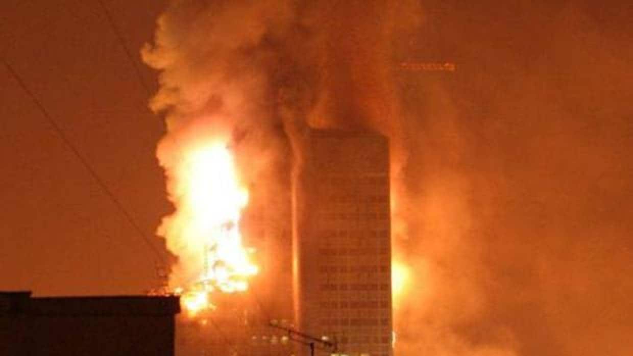 El incendio de la Torre Windsor, en Madrid, pudo liberar las partículas de amianto que se usaron en su construcción