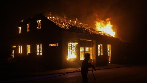 Al menos 38 muertos en la oleada de incendios de Portugal