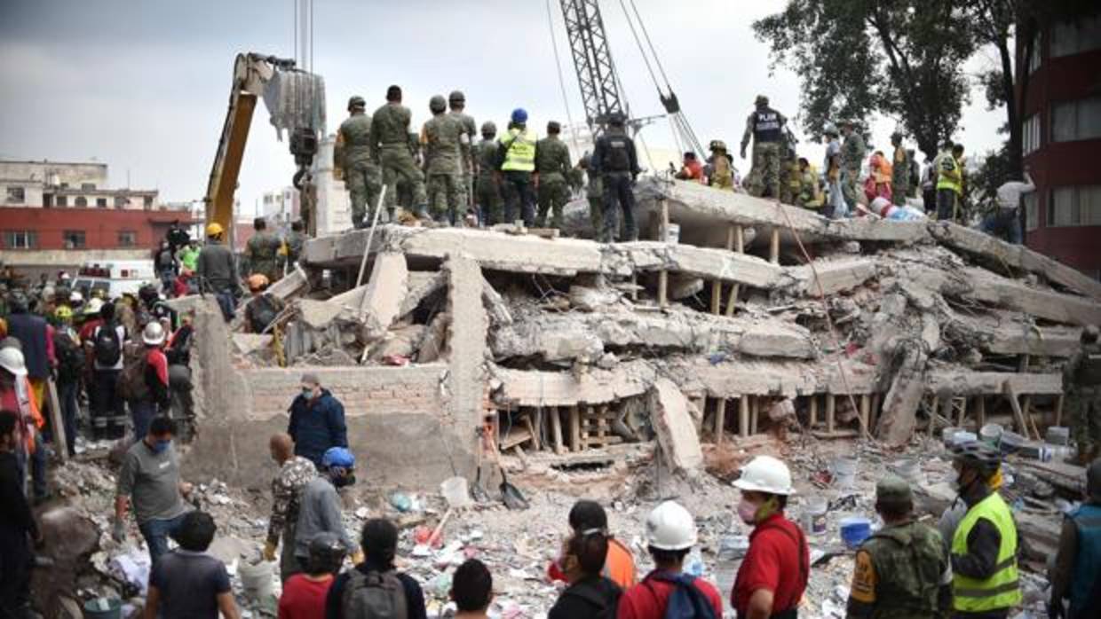 Construirán un memorial a las víctimas del terremoto en el edificio donde falleció el español Jorge Gómez