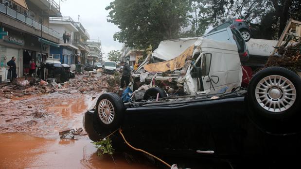 Al menos 15 muertos y 6 desaparecidos en Grecia por las lluvias torrenciales