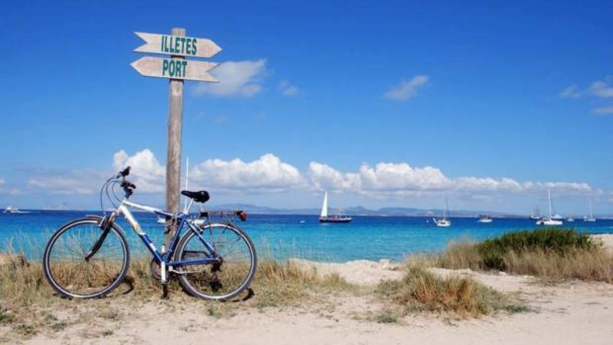 Baleares (en la imagen, la isla de Formentera) es la comunidad donde sus ciudadanos se sienten más satisfechos con su vida