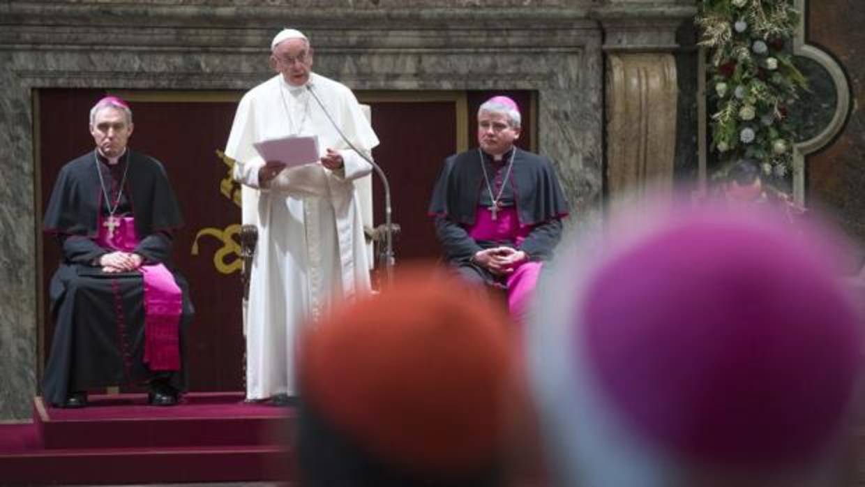 El Papa durante su mensaje a la Curia vaticana