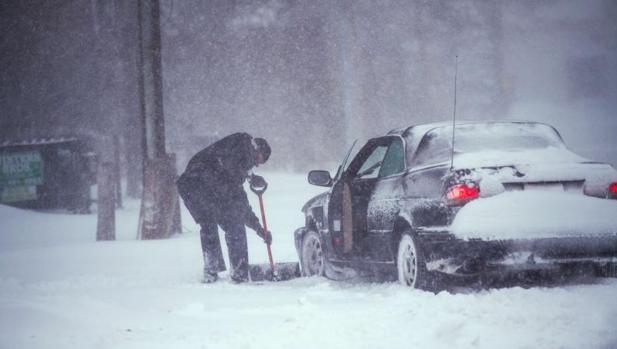 Cierran los aeropuertos JFK y LaGuardia de Nueva York por la tormenta de nieve