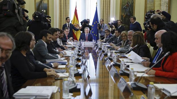 El Consejo Escolar del Estado apoya aprobar dos exámenes para ser profesor