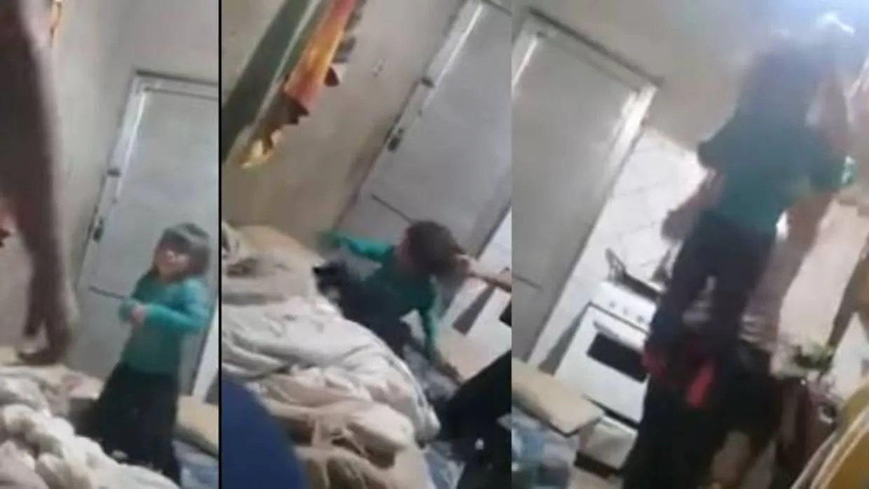 Captura del vídeo en el que se ve la agresión a una niña de 3 años en Argentina por parte de su madre