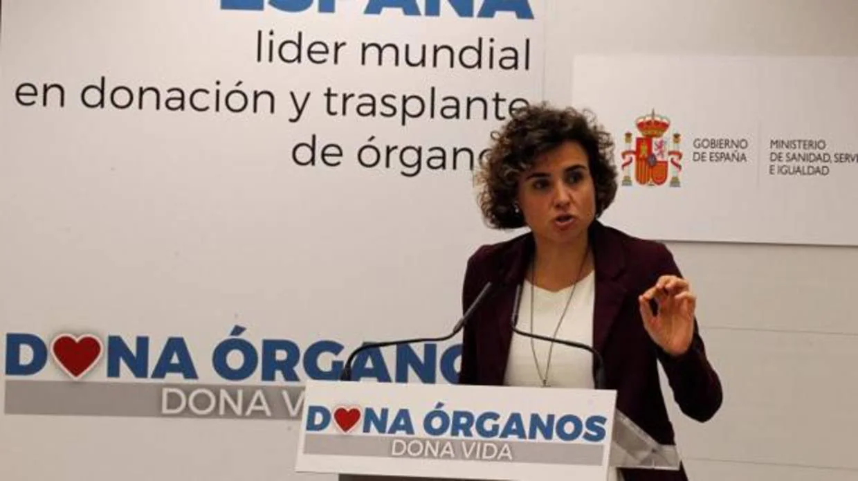 La ministra de Sanidad, Dolors Montserrat, durante la presentación del balance de trasplantes 2017