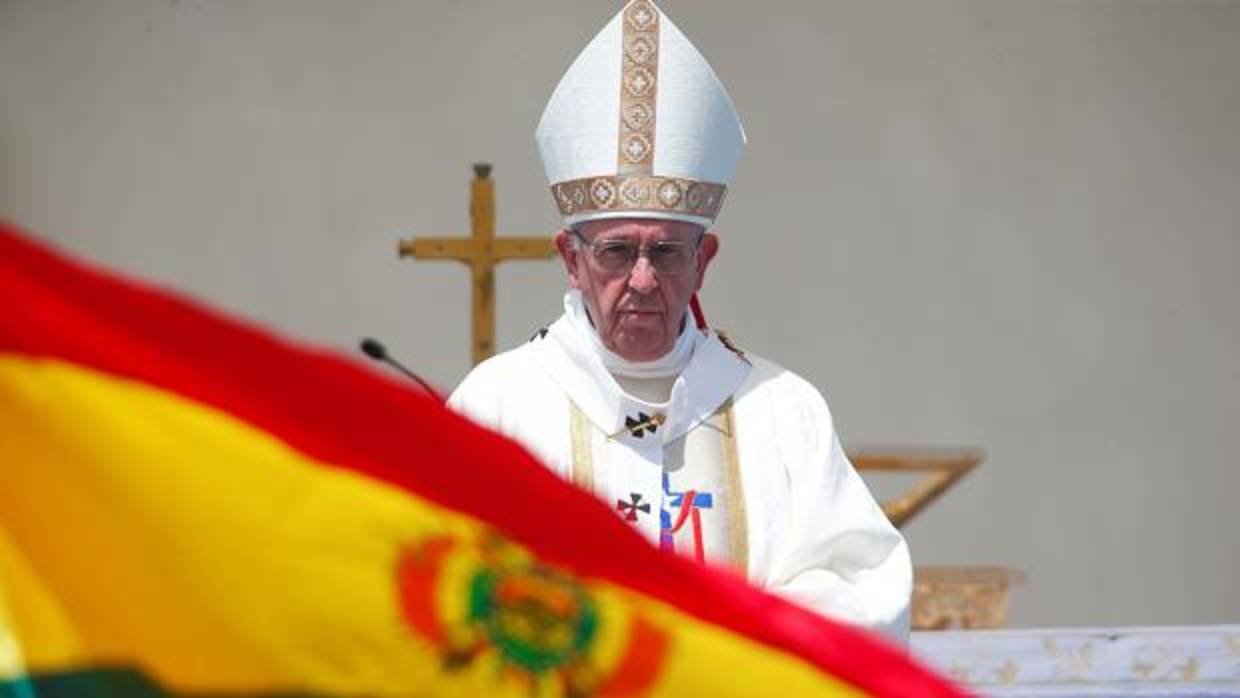 El papa Francisco oficia una misa multitudinaria hoy, jueves 18 de enero de 2018, en la playa de Lobito de la ciudad de Iquique (Chile)