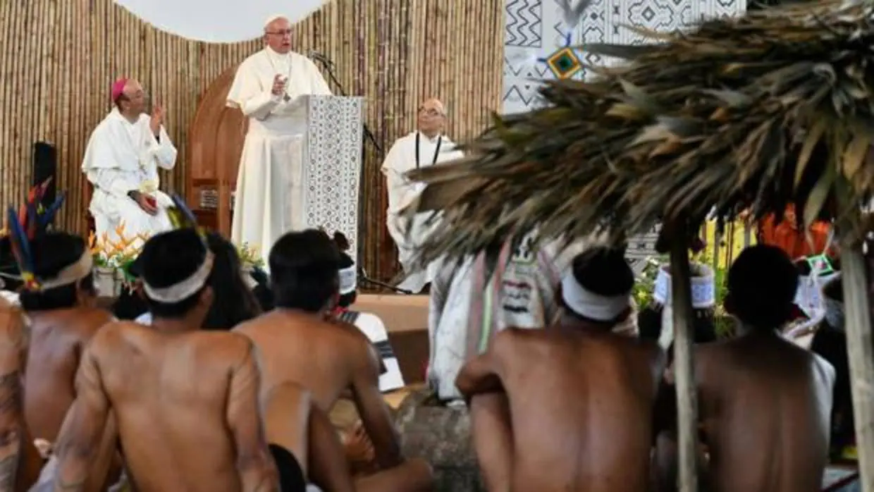 El Papa durante un encuentro con comunidades indígenas en Puerto Maldonado (Perú)