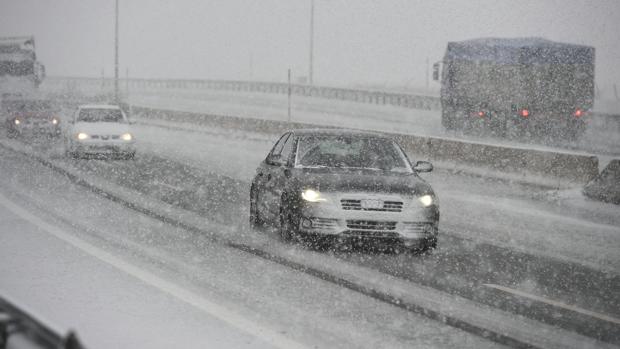 Un frente de aire frío y nieve barrerá el norte y Baleares