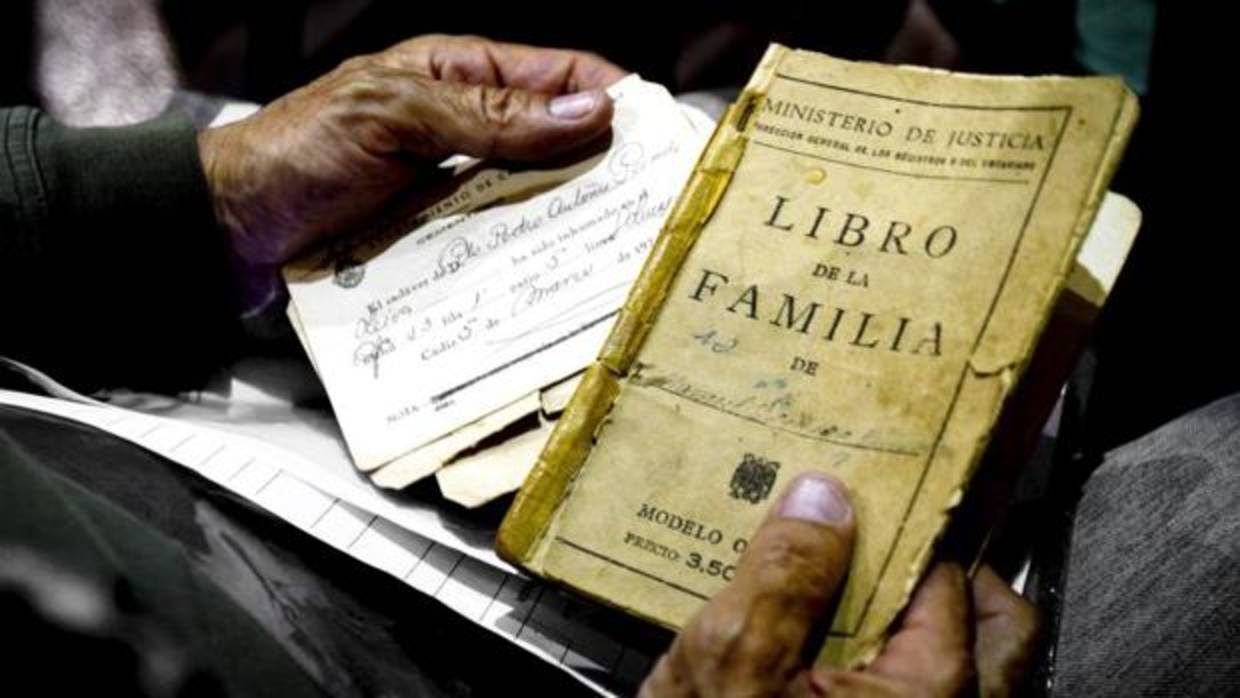 Libro de Familia, 100 años de historia de la evolución del matrimonio