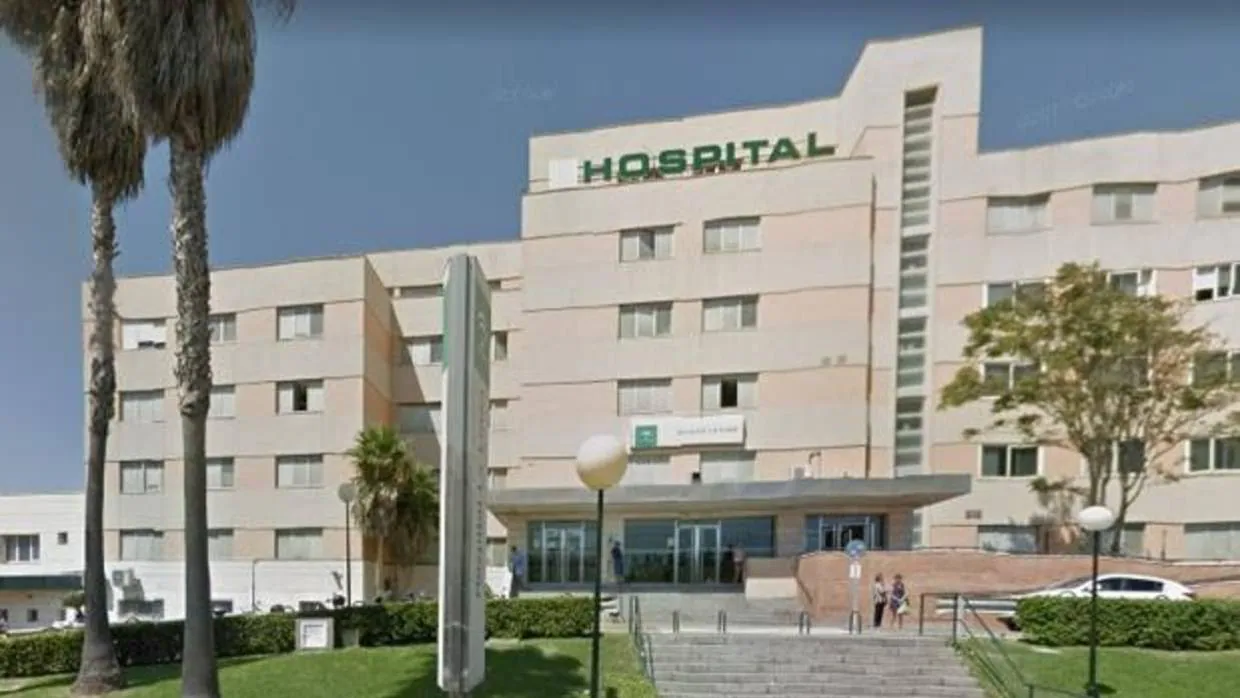 Un paciente agrede con patadas y arrastra del pelo a una sanitaria de un hospital de Cádiz