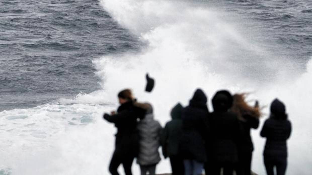 El temporal ha producido grandes olas en La Coruña