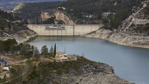 Enfrentados por el agua: los rescoldos de los 60 hectómetros cúbicos del último trasvase Tajo-Segura