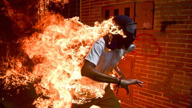 El fotoperiodista venezolano Ronaldo Schemidt gana el World Press Photo