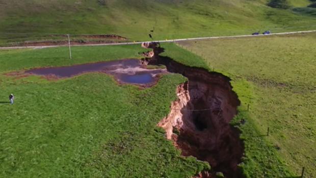 Se abre otra grieta gigante, ahora en Nueva Zelanda