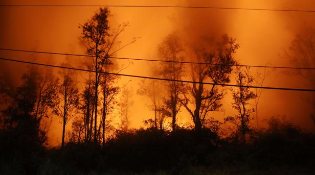 El volcán Kilauea entra en erupción y lanza «bloques balísticos» de hasta 60 centímetros