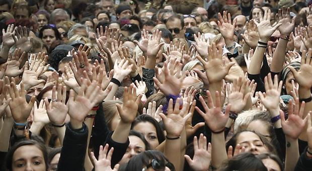 Multar por no explicitar del Photoshop y prohibir cláusulas antiembarazo: así es la ofensiva proigualdad del Congreso