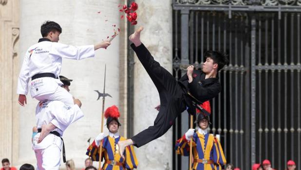 El Papa aplaude el «mensaje de paz» de los atletas de Taekwondo de Corea en Roma