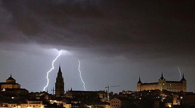 Tormentas y descenso de temperaturas el fin de semana en casi toda España