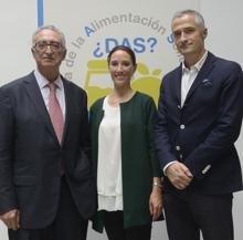 De izq. a dcha., Javier Robles, María del Hoyo-Solórzano y Sergio Elizalde
