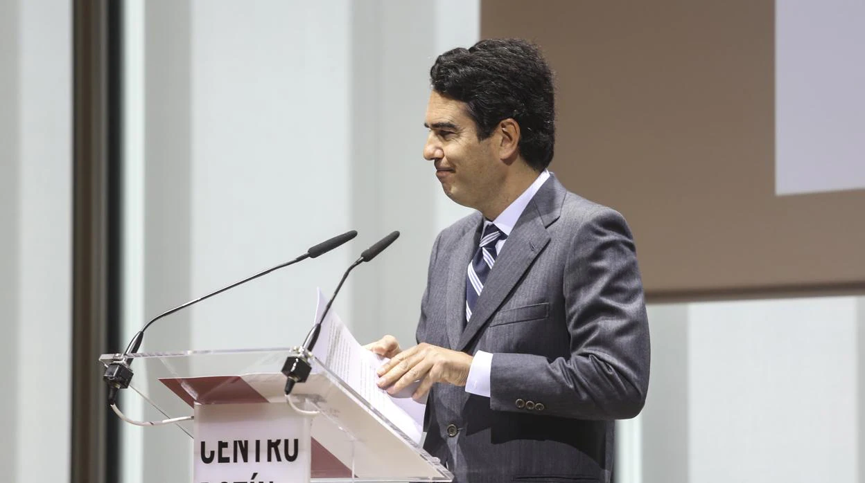 Javier Botín, presidente de la Fundación Botín, durante la presentación del informe en Santander